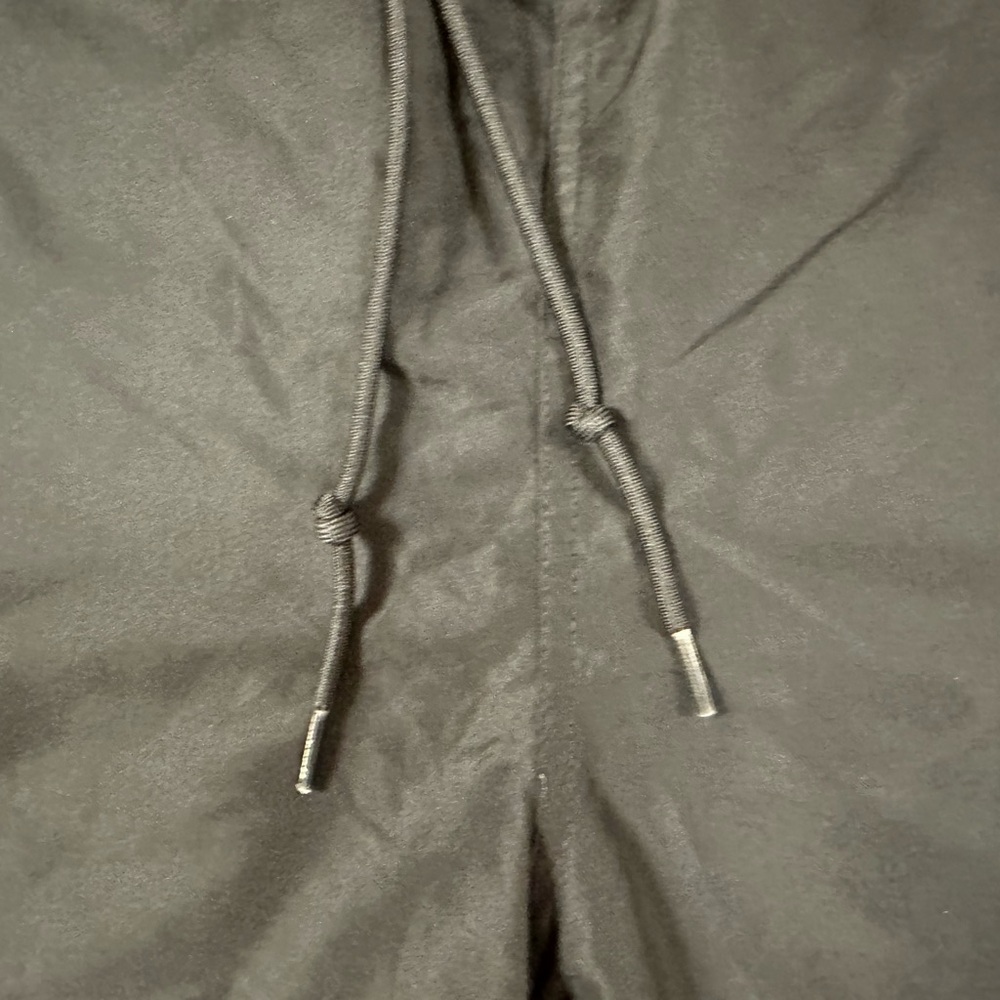 Carhartt Wip black shorts. Never worn. - Picture 9 of 9